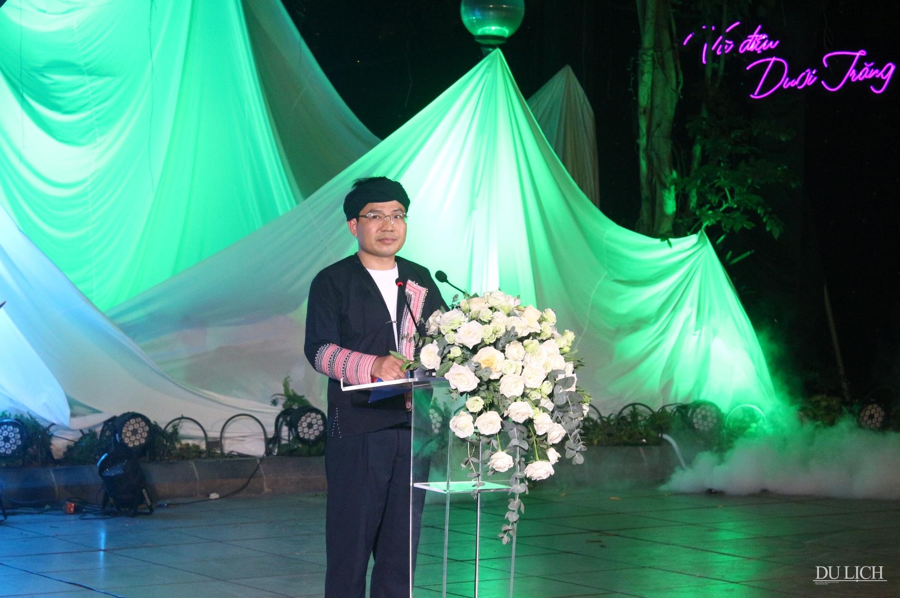 Phó Chủ tịch UBND thị xã Sa Pa Đỗ Văn Tân phát biểu Khai mạc Ngày hội